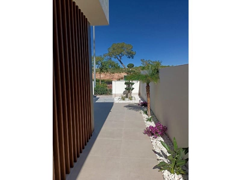 3 soveværelse Villa til salg i Pinar de Campoverde med swimmingpool - € 586.000 (Ref: 9998548)