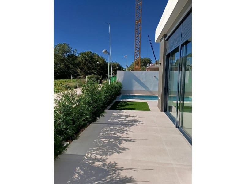 3 soveværelse Villa til salg i Pinar de Campoverde med swimmingpool - € 586.000 (Ref: 9998548)