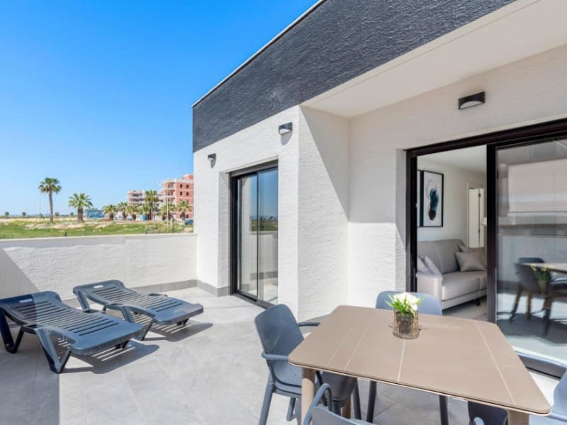 3 quarto Apartamento para venda em Guardamar del Segura com piscina - 252 000 € (Ref: 9998549)