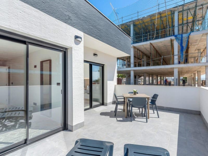 3 quarto Apartamento para venda em Guardamar del Segura com piscina - 252 000 € (Ref: 9998549)
