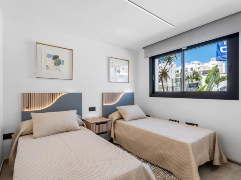 3 quarto Apartamento para venda em Guardamar del Segura com piscina - 252 000 € (Ref: 9998549)