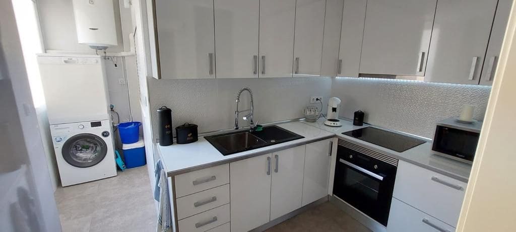 3 makuuhuone Huoneisto myytävänä paikassa Torrevieja mukana uima-altaan - 280 000 € (Ref: 10022601)