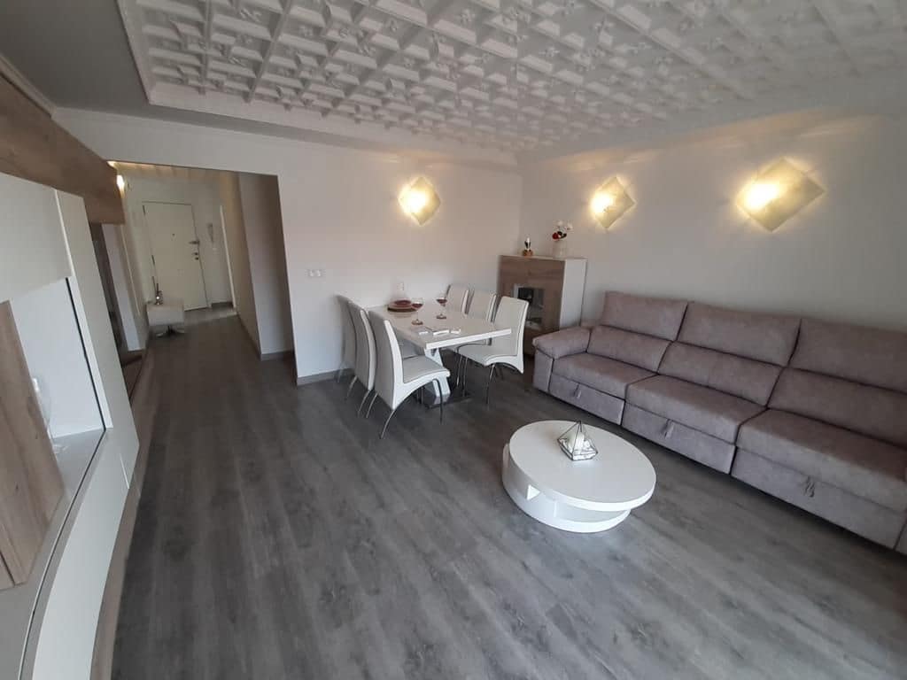 3 makuuhuone Huoneisto myytävänä paikassa Torrevieja mukana uima-altaan - 280 000 € (Ref: 10022601)