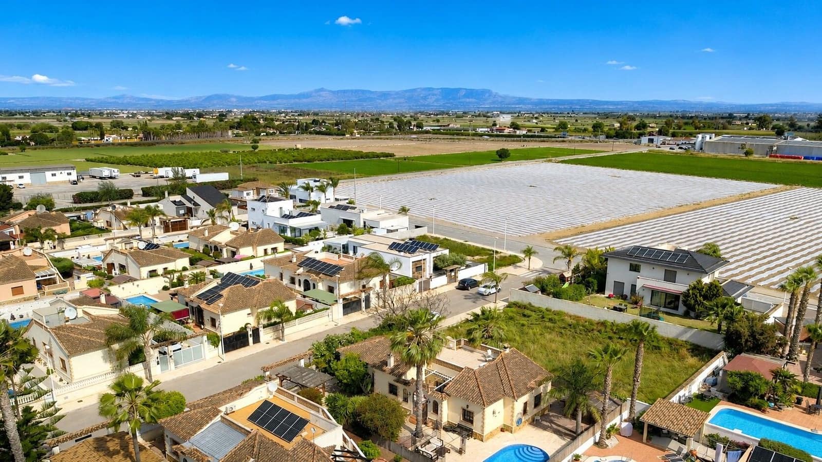 3 bedroom Villa for sale in Daya Vieja with pool - € 350,000 (Ref: 10024307)