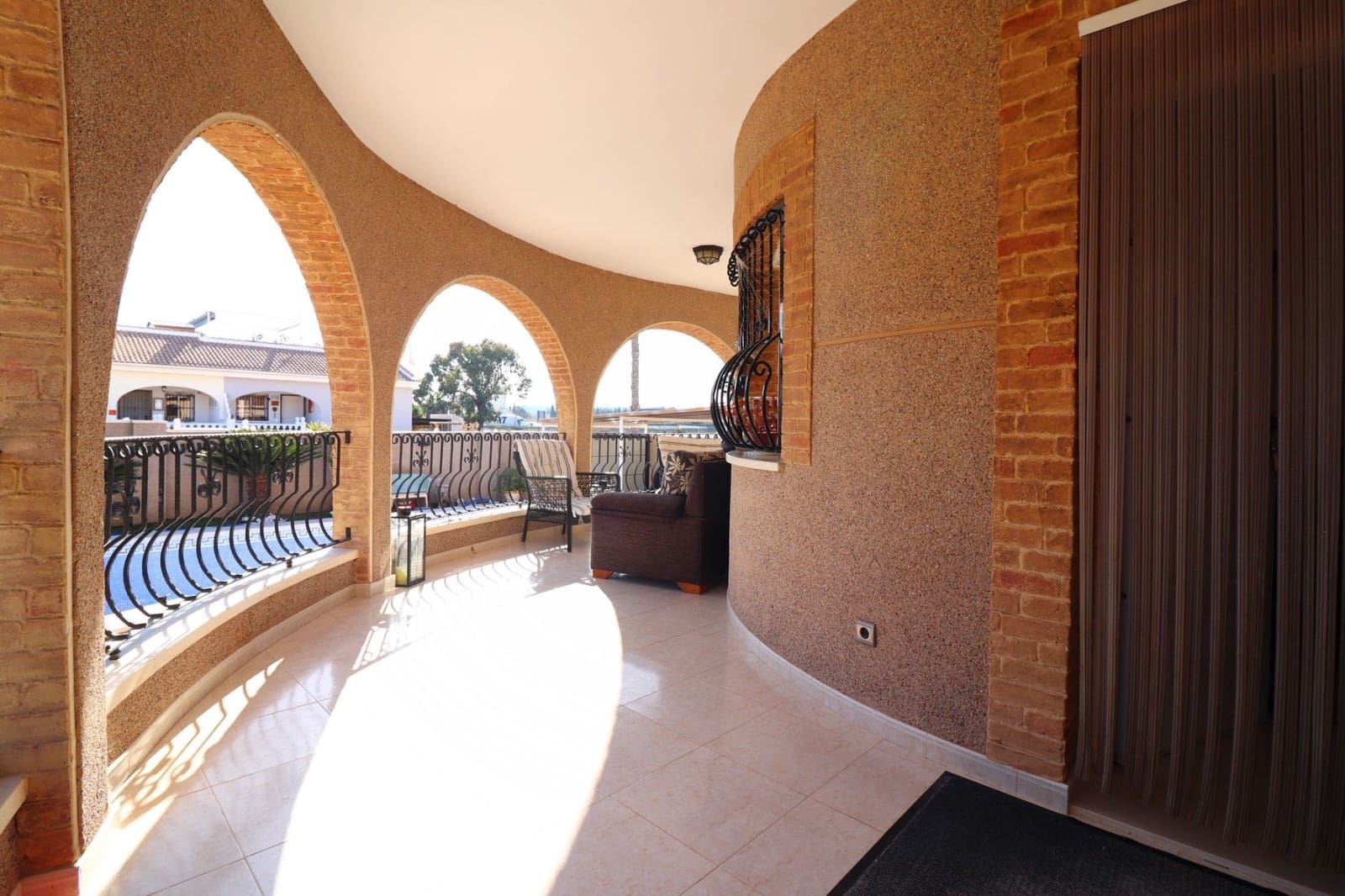 Chalet de 3 habitaciones en Benijófar en venta con piscina - 350.000 € (Ref: 10024312)