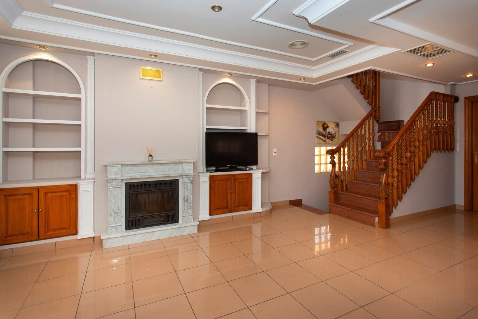Chalet de 4 habitaciones en Torrevieja en venta con piscina - 549.000 € (Ref: 10025847)