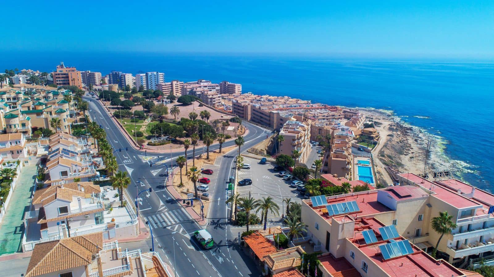 4 soveværelse Villa til salg i Torrevieja med swimmingpool - € 549.000 (Ref: 10025847)