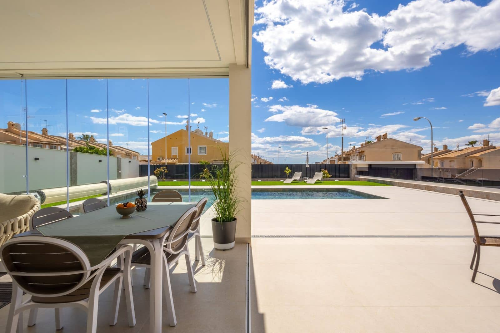 4 chambre Villa/Maison à vendre à Torrevieja avec piscine - 1 675 000 € (Ref: 10025848)