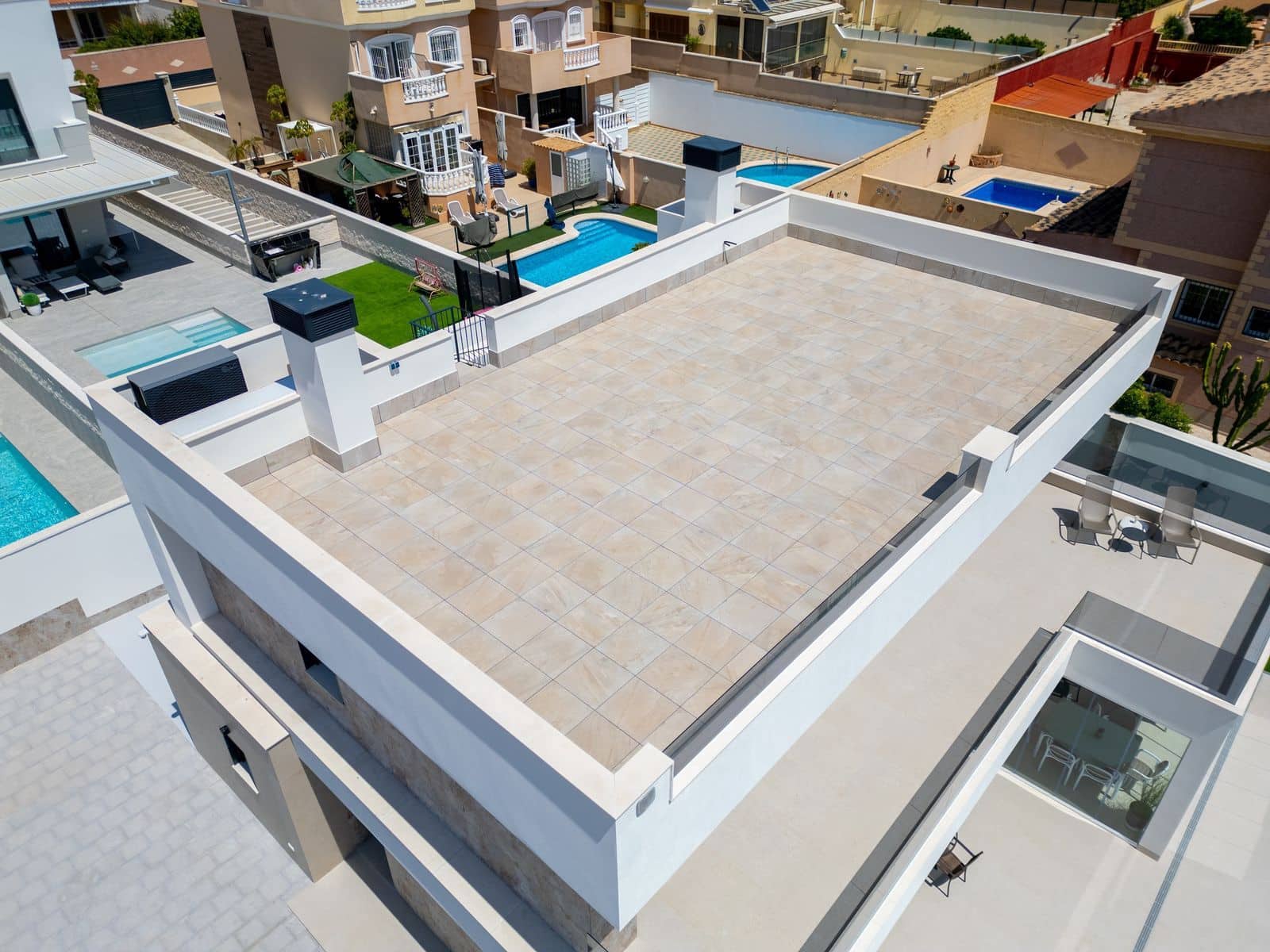 4 chambre Villa/Maison à vendre à Torrevieja avec piscine - 1 675 000 € (Ref: 10025848)