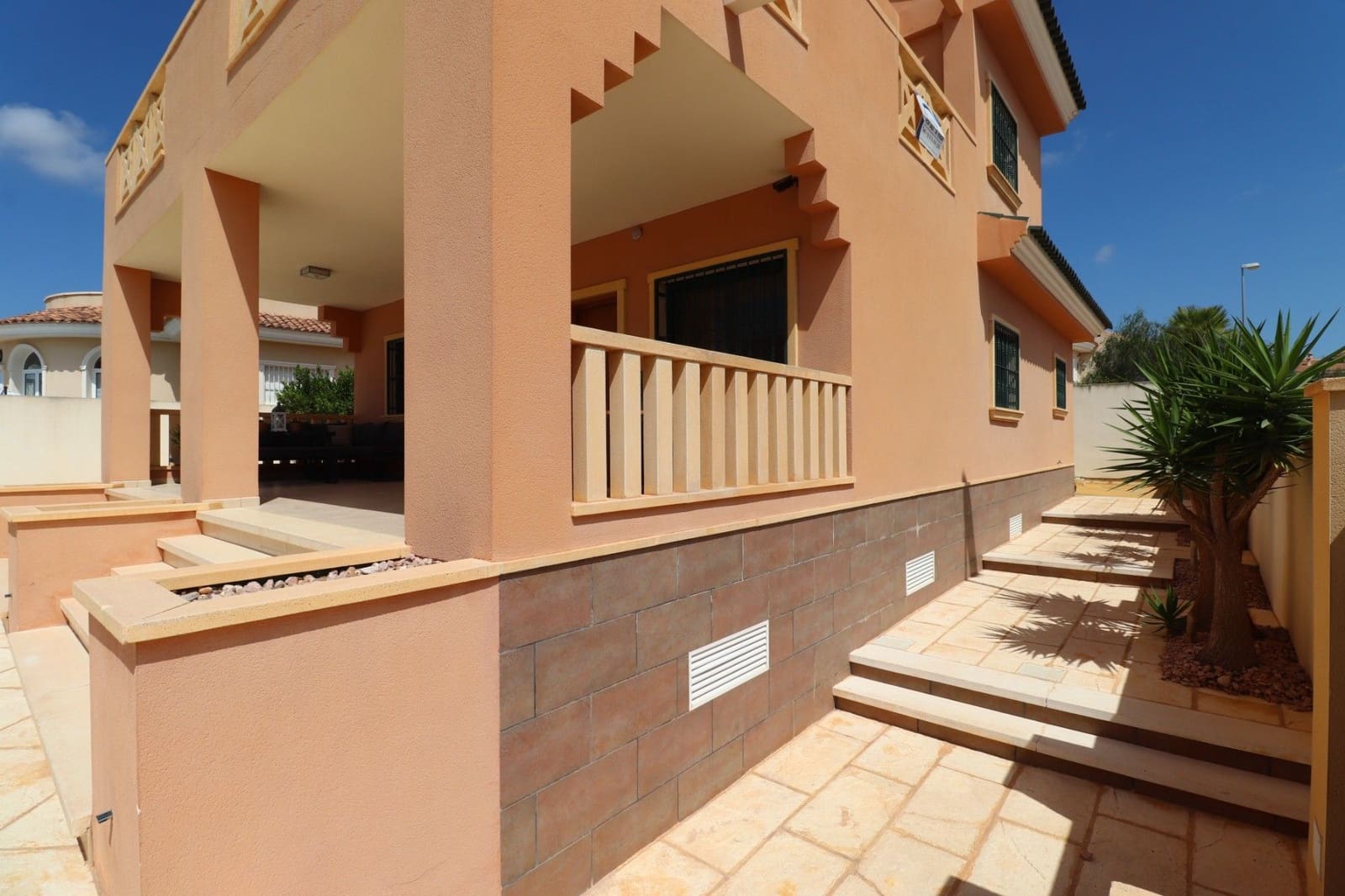 4 sypialnia Willa na sprzedaż w Dona Pepa z basenem - 470 000 € (Ref: 10025849)