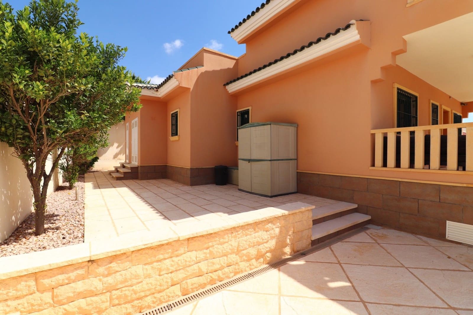 Chalet de 4 habitaciones en Doña Pepa en venta con piscina - 470.000 € (Ref: 10025849)