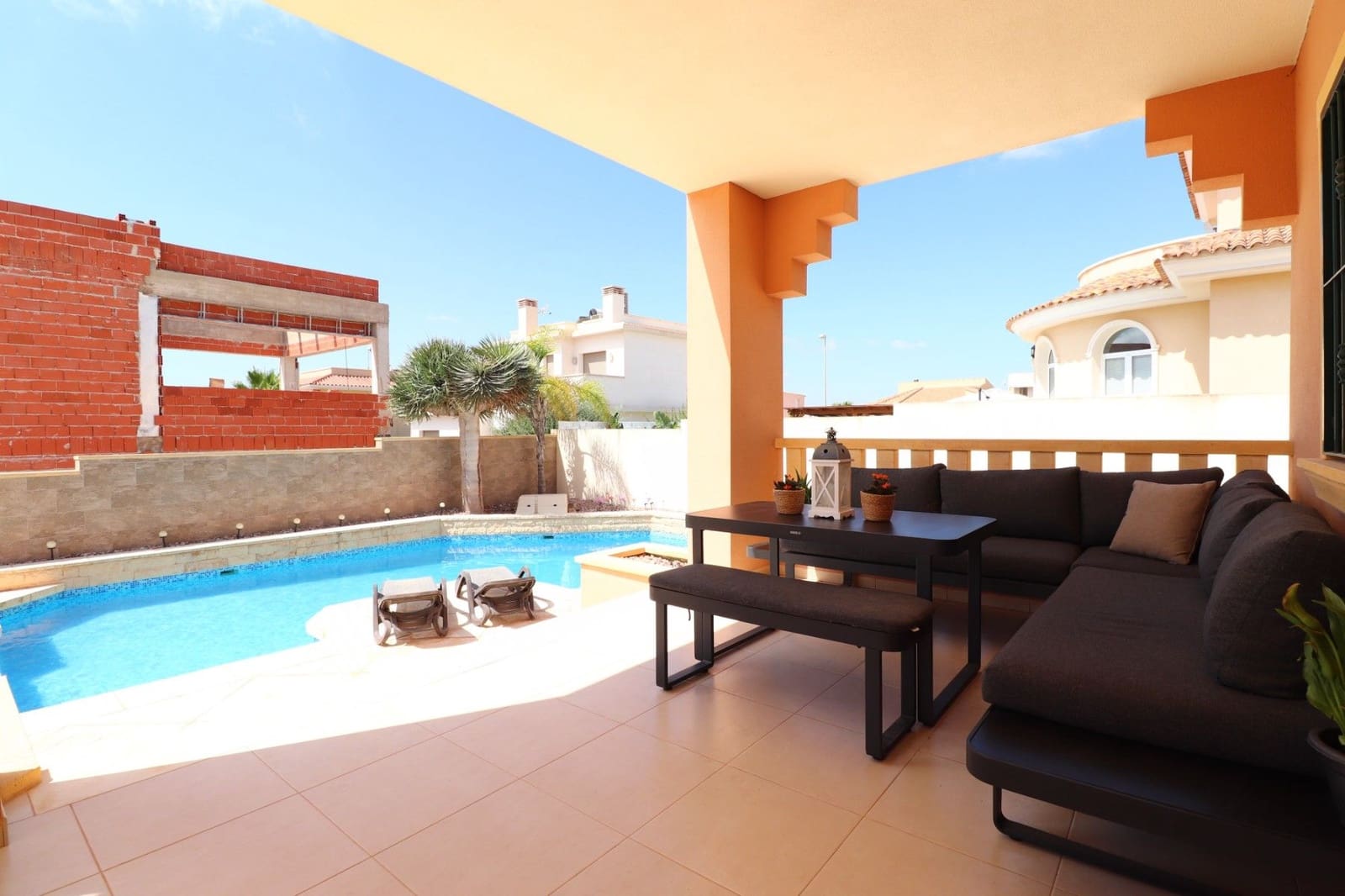 Chalet de 4 habitaciones en Doña Pepa en venta con piscina - 470.000 € (Ref: 10025849)