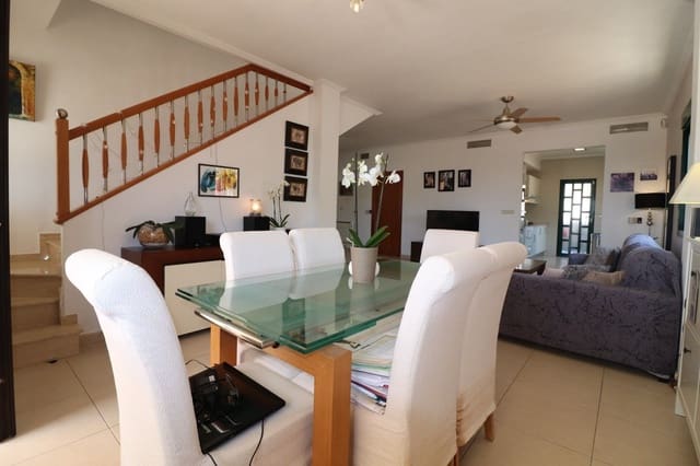4 bedroom Villa for sale in Doña Pepa, Rojales with pool - € 470,000 (Ref: 10025849)