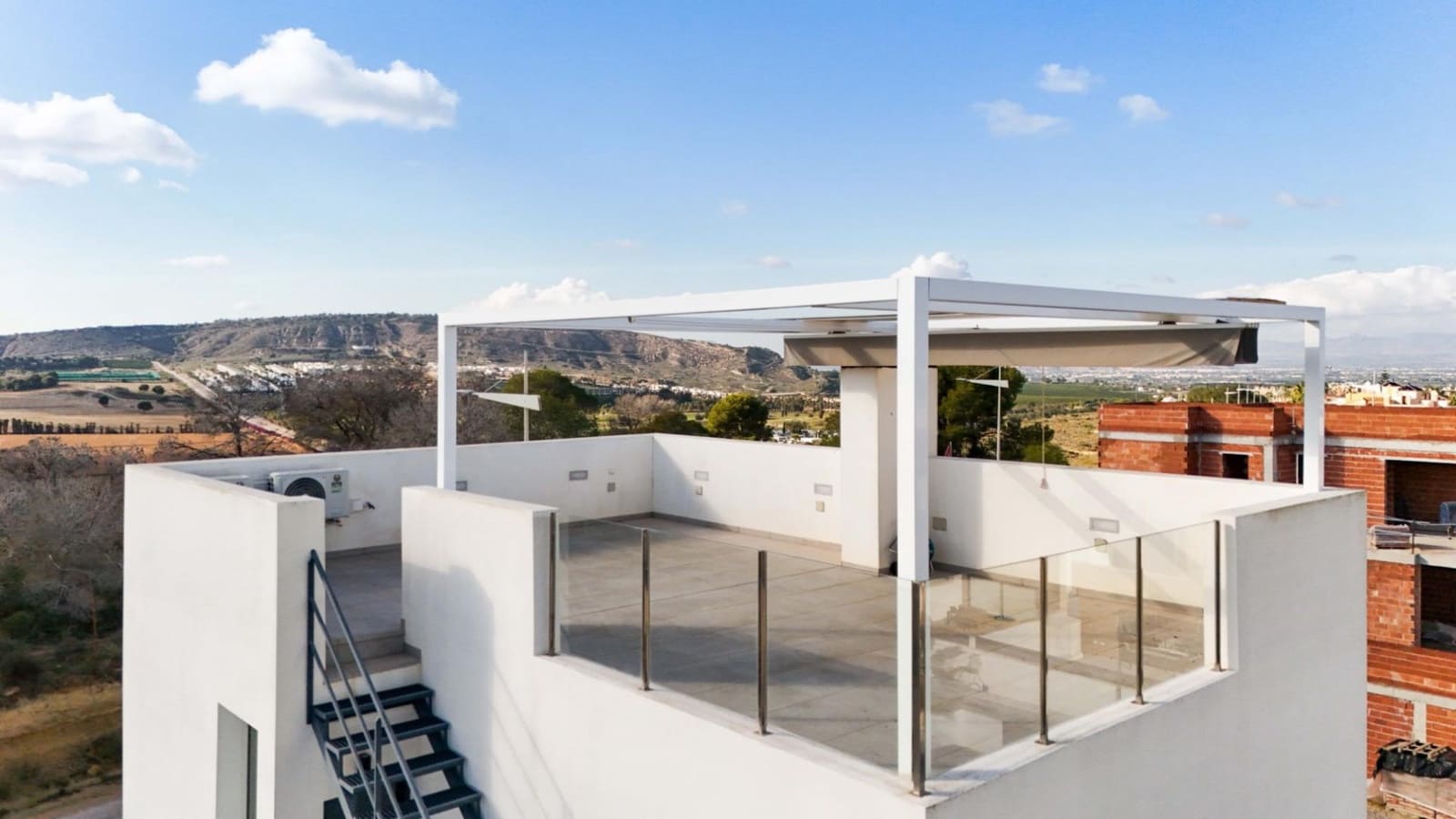 3 soveværelse Villa til salg i Algorfa med swimmingpool - € 529.000 (Ref: 10025852)