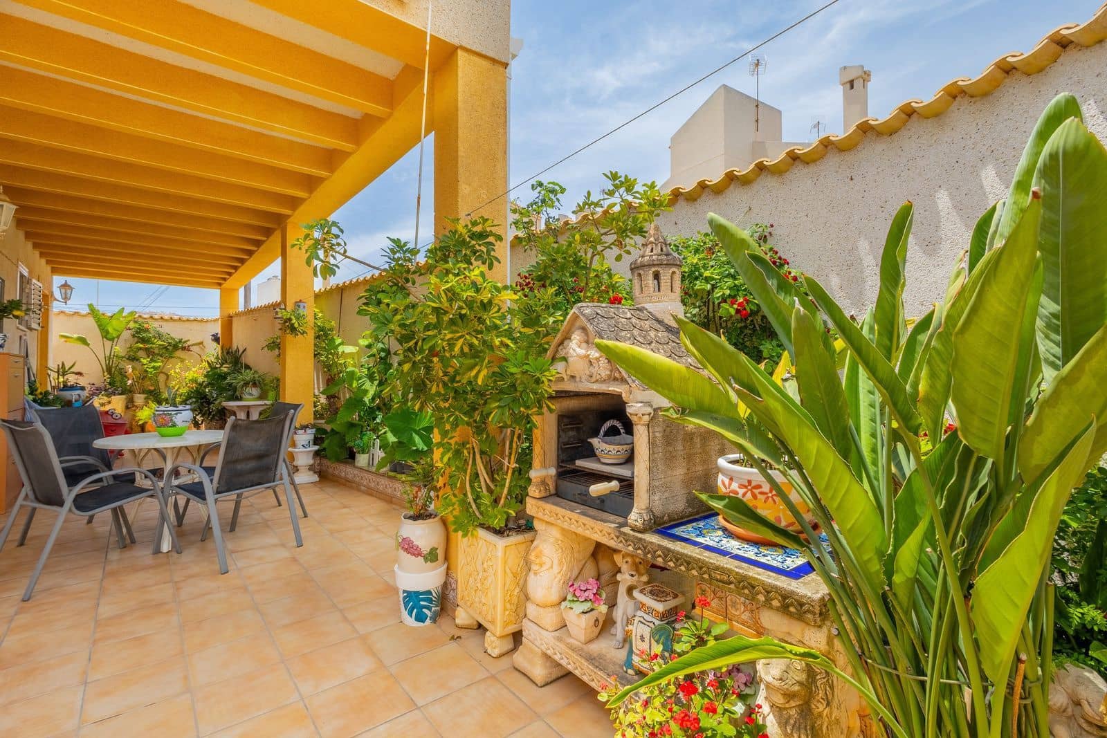 4 soveværelse Byhus til salg i Torrevieja med swimmingpool - € 320.000 (Ref: 10025853)
