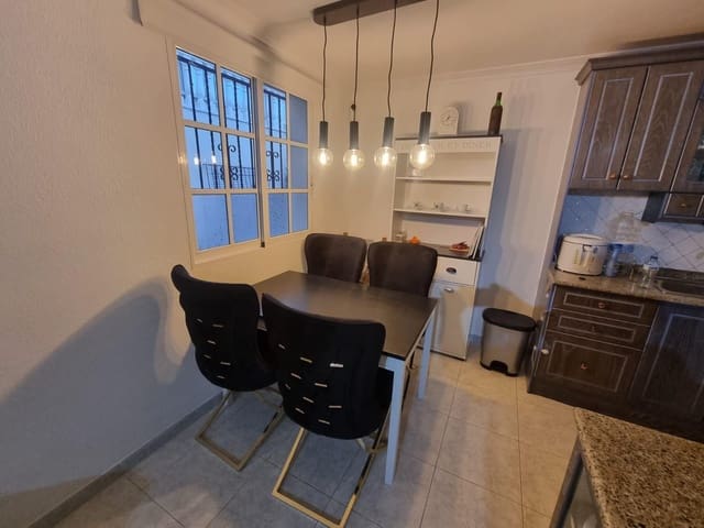 Apartamento de 2 habitaciones en La Siesta, Torrevieja en venta con piscina - 178.000 € (Ref: 10025855)