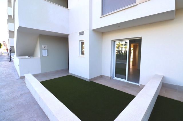 2 soverom Leilighet til salgs i Guardamar del Segura med svømmebasseng - € 295 000 (Ref: 10067847)