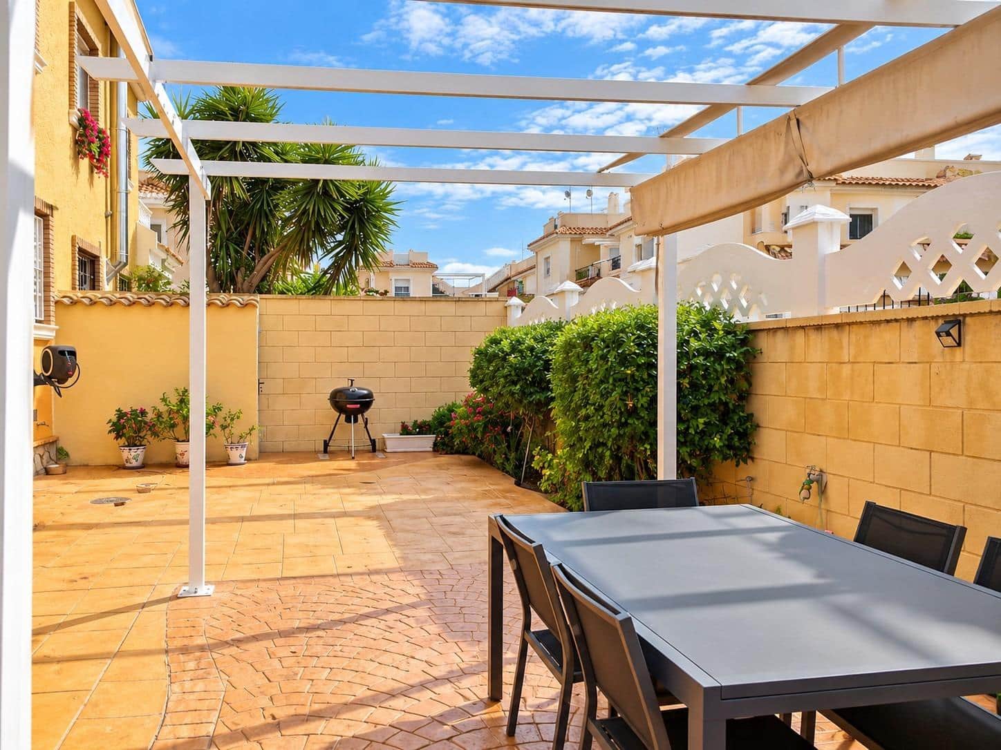 3 bedroom Terraced Villa for sale in Rojales with garage - € 265,000 (Ref: 10131786)