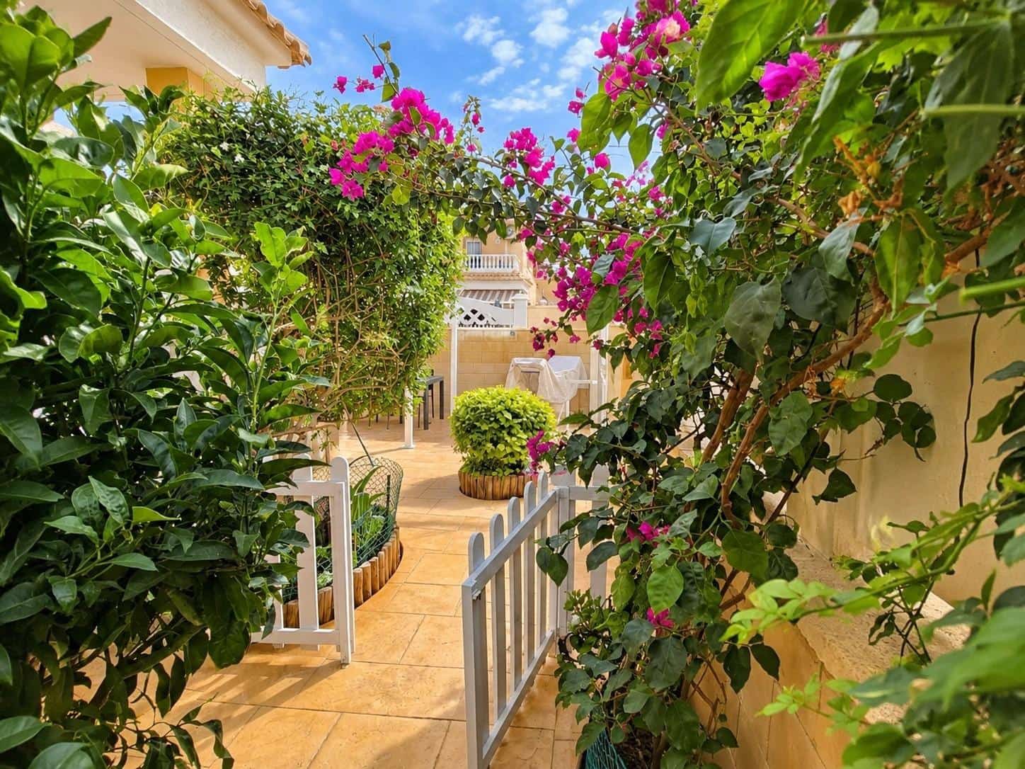 3 bedroom Terraced Villa for sale in Rojales with garage - € 265,000 (Ref: 10131786)