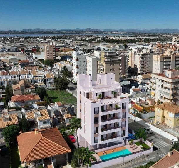 2 soveværelse Lejlighed til salg i Torrevieja med swimmingpool garage - € 269.000 (Ref: 10171884)