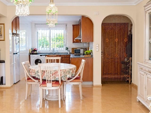 2 slaapkamer Bungalow te koop in Lomas de Cabo Roig - Los Dolses, Orihuela met zwembad garage - € 198.000 (Ref: 10177365)