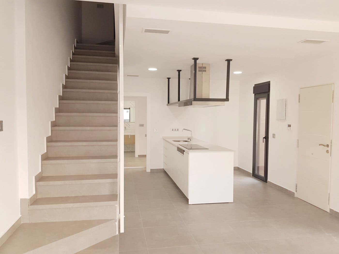 3 soveværelse Semi-Rækkehus til salg i Daya Nueva med swimmingpool - € 299.000 (Ref: 4490344)