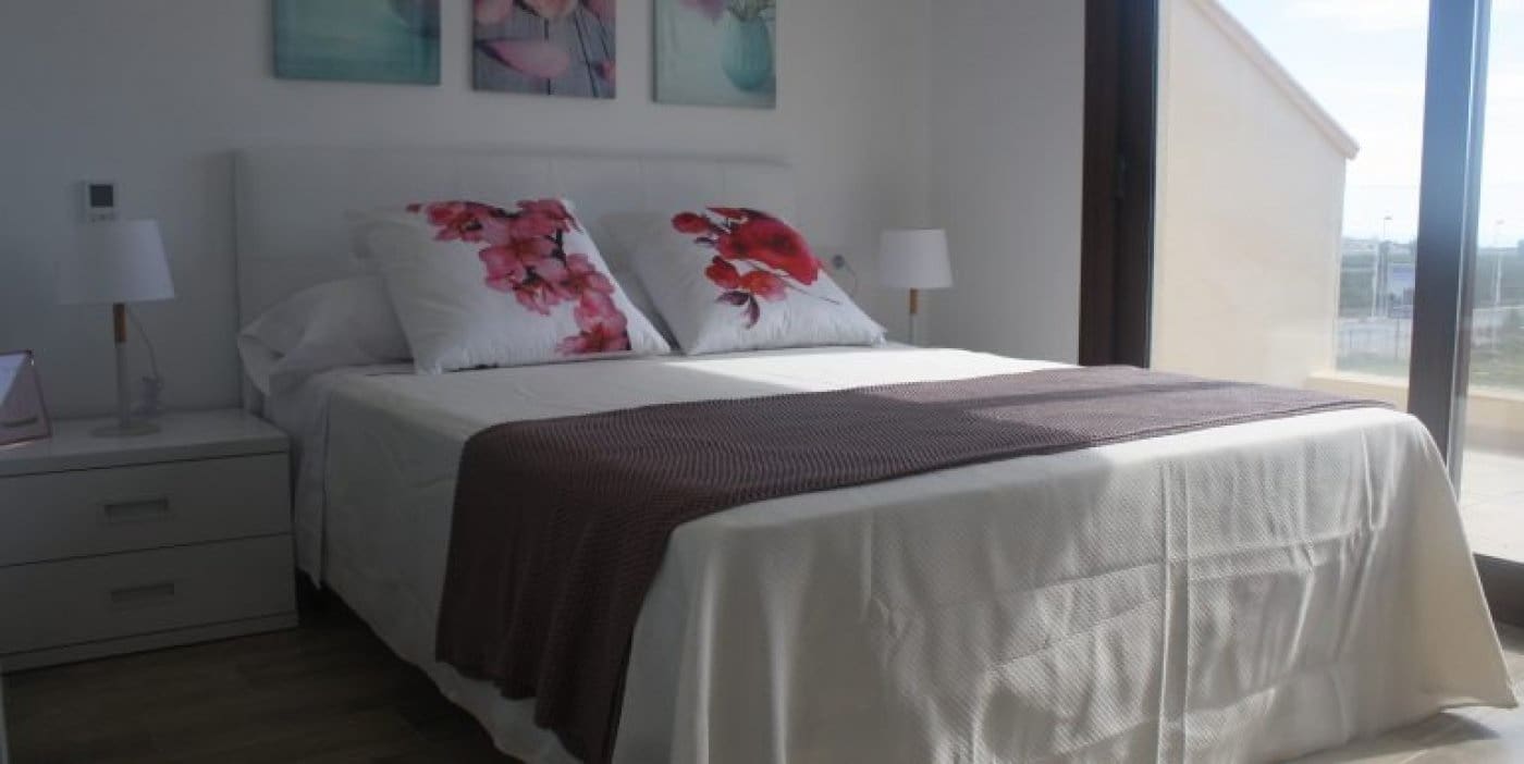 3 camera da letto Villetta a Schiera in vendita in Los Altos con piscina garage - 330.000 € (Rif: 4687942)