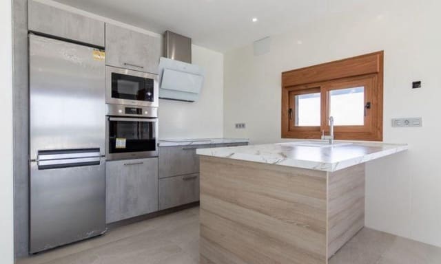 Chalet de 3 habitaciones en Los Altos en venta con piscina garaje - 750.000 € (Ref: 4691356)