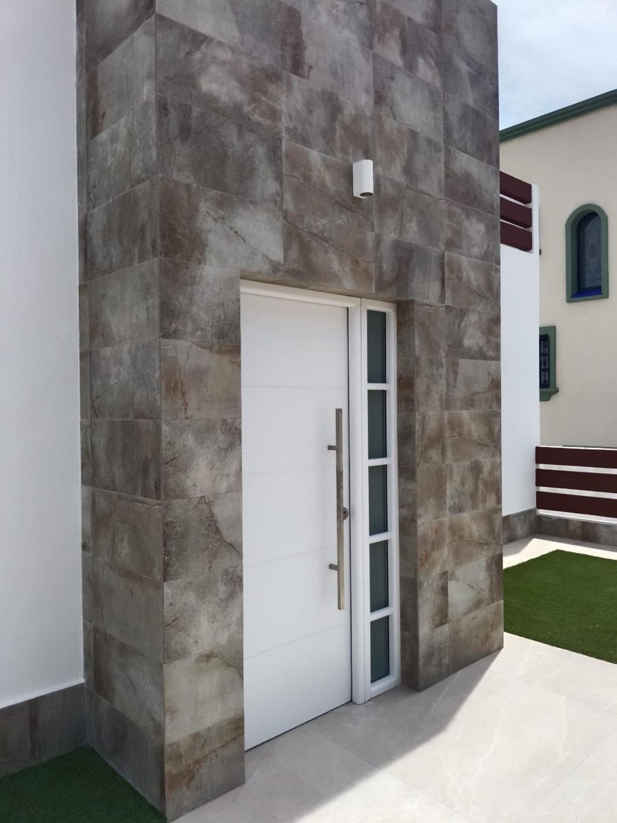 4 bedroom Villa for sale in La Marquesa with pool - € 834,000 (Ref: 6188390)