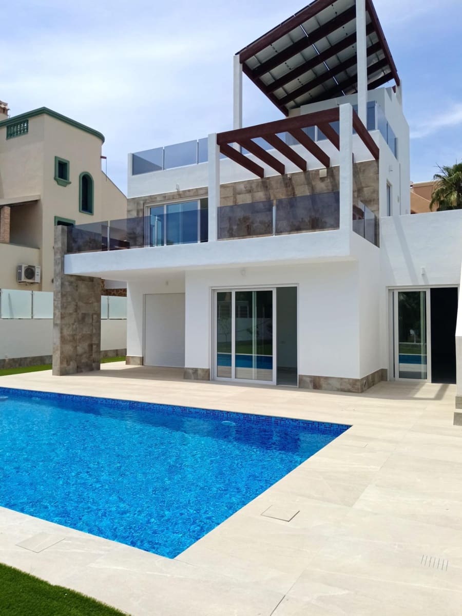 4 bedroom Villa for sale in La Marquesa with pool - € 834,000 (Ref: 6188390)