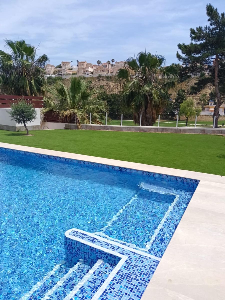 4 bedroom Villa for sale in La Marquesa with pool - € 834,000 (Ref: 6188390)