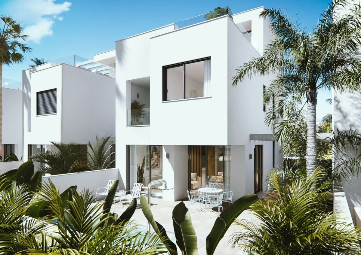 Chalet de 3 habitaciones en Pilar de la Horadada en venta con piscina - 1.795.000 € (Ref: 6325553)