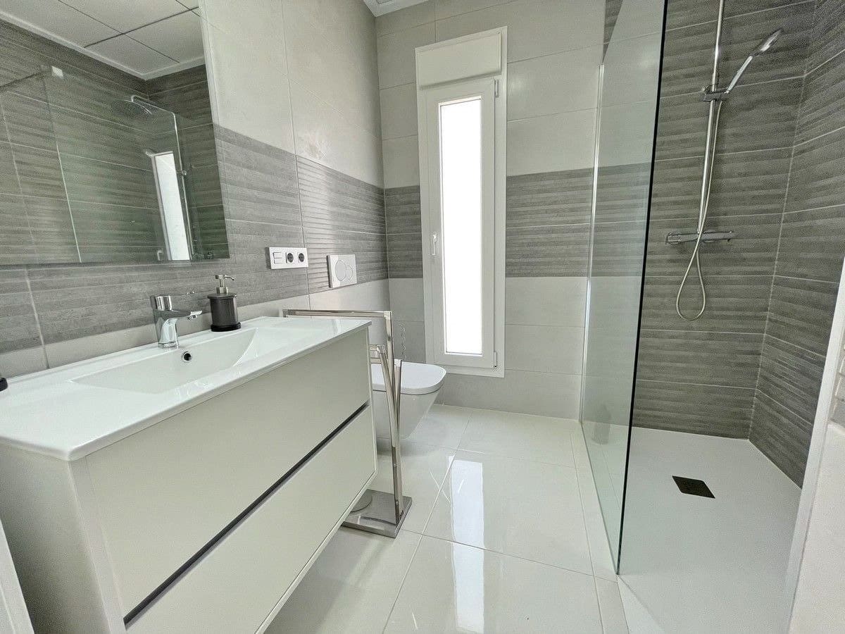 Chalet de 3 habitaciones en Benijófar en venta con piscina - 479.000 € (Ref: 6753099)