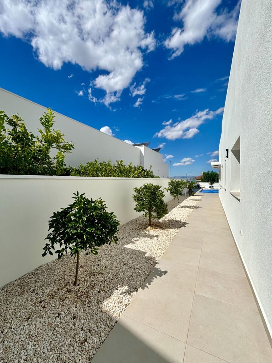 Chalet de 3 habitaciones en Benijófar en venta con piscina - 479.000 € (Ref: 6753099)