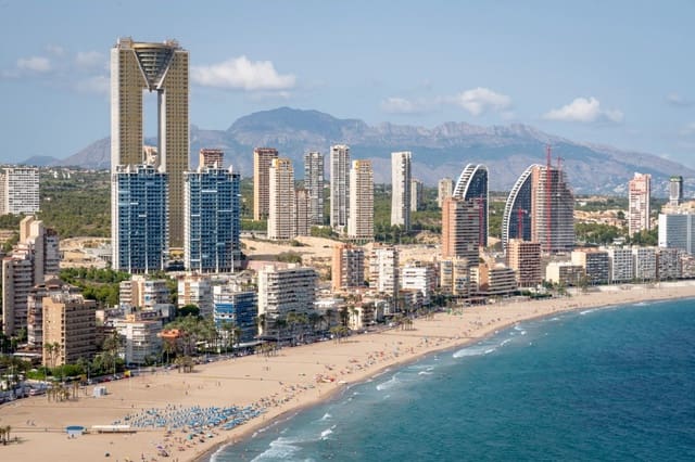 3 soveværelse Lejlighed til salg i Benidorm med swimmingpool garage - € 1.065.000 (Ref: 6900119)