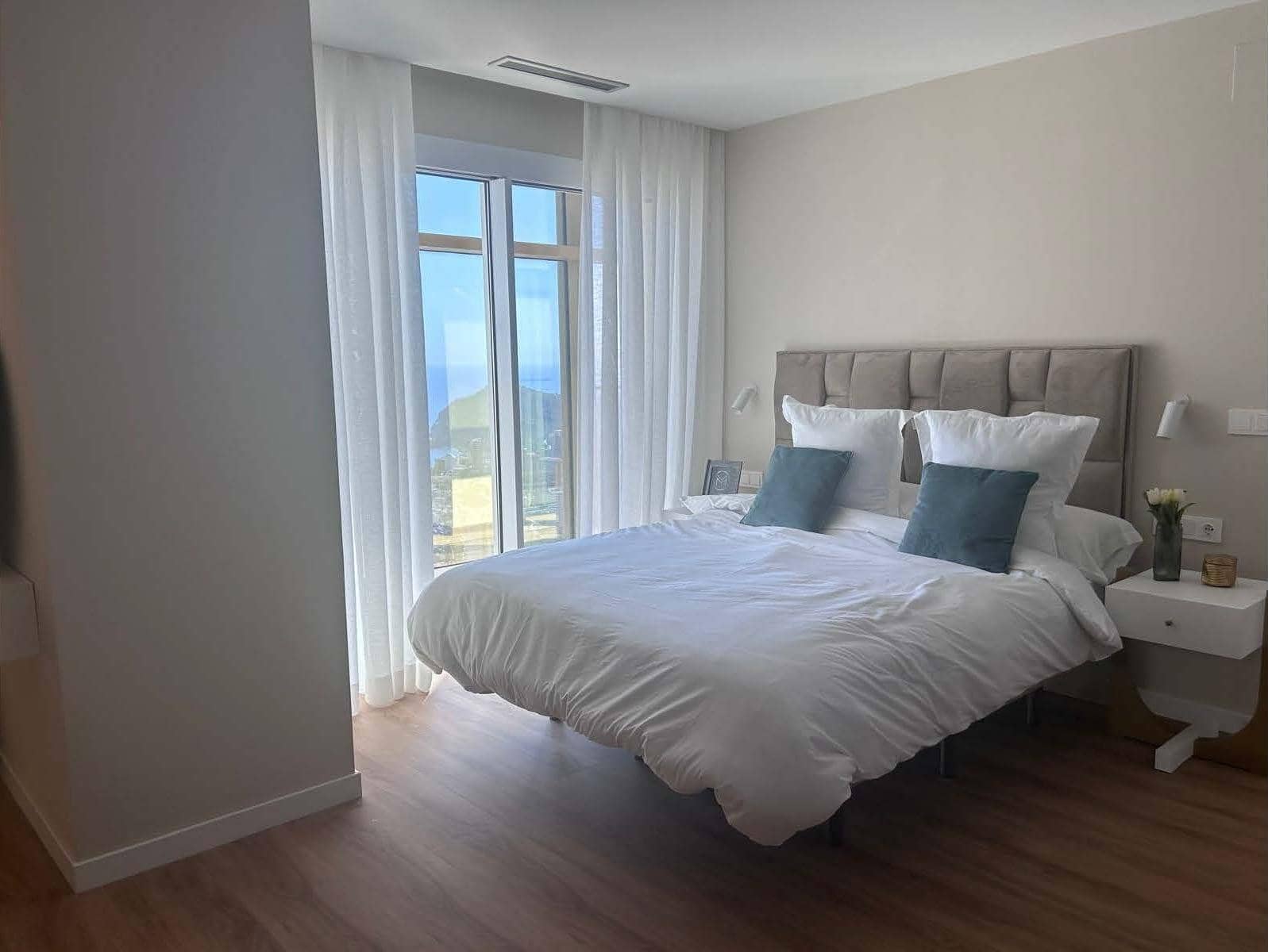 2 soverom Leilighet til salgs i Benidorm med svømmebasseng garasje - € 1 170 000 (Ref: 6900120)