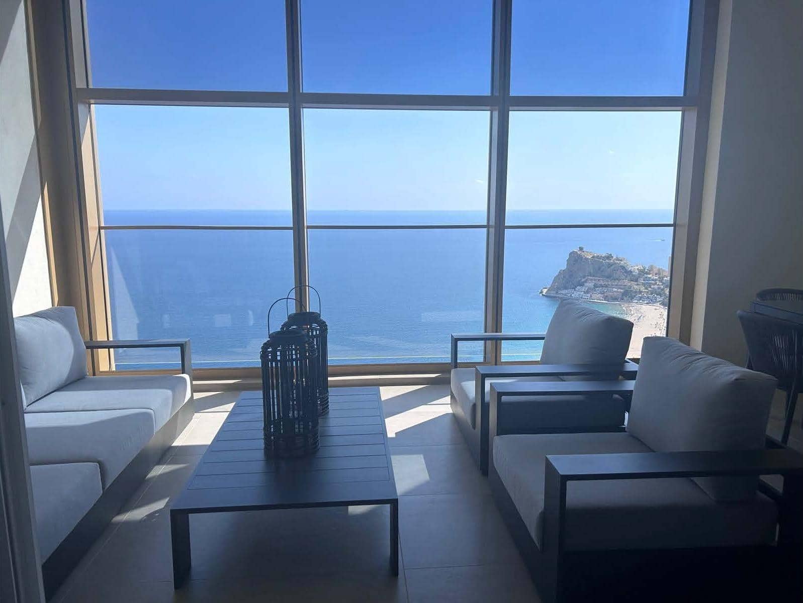 2 soverom Leilighet til salgs i Benidorm med svømmebasseng garasje - € 1 170 000 (Ref: 6900120)