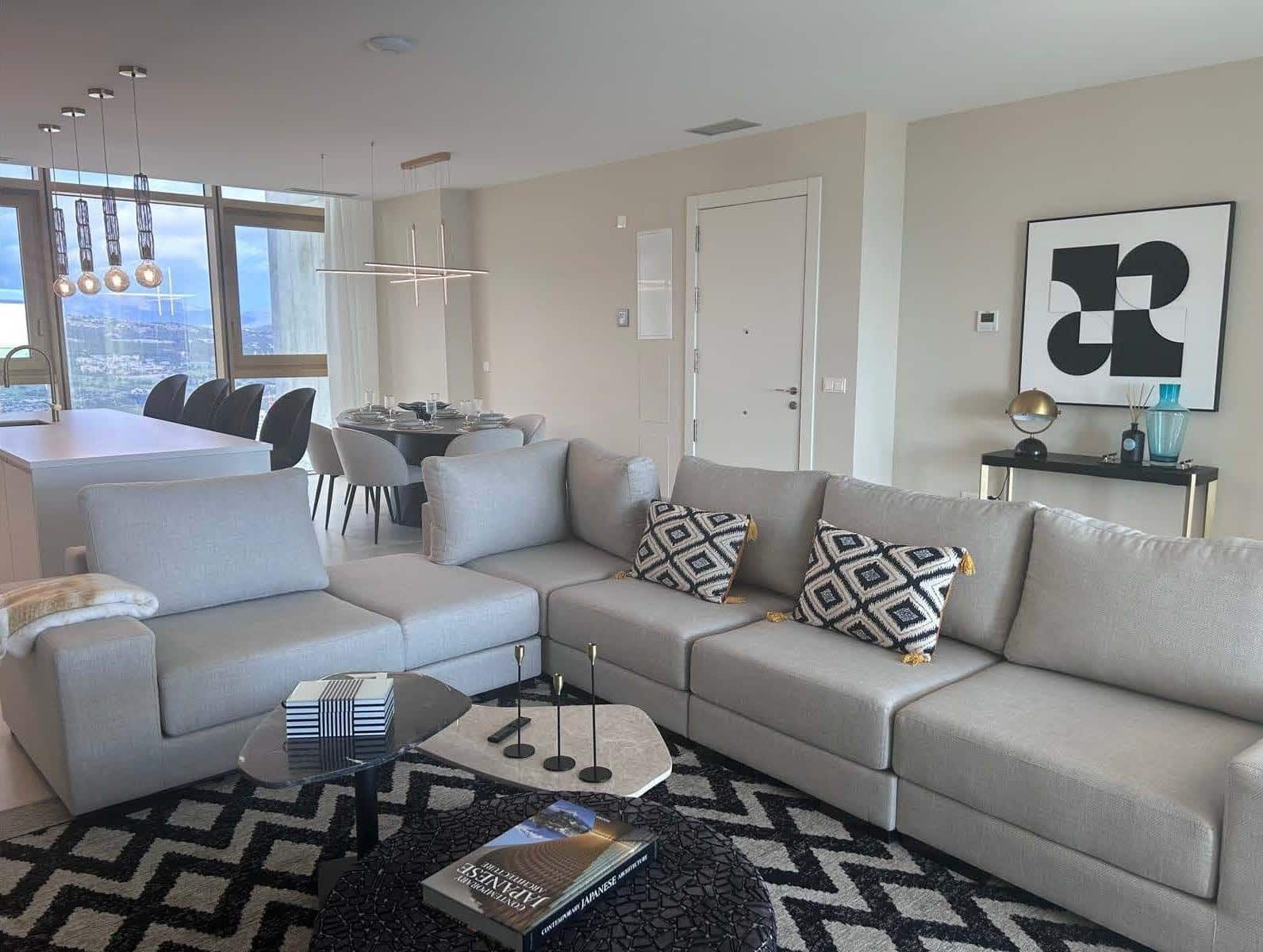 2 soverom Leilighet til salgs i Benidorm med svømmebasseng garasje - € 1 170 000 (Ref: 6900120)