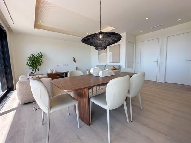Ático de 2 habitaciones en Las Colinas Golf, Orihuela en venta con piscina - 939.000 € (Ref: 7339345)
