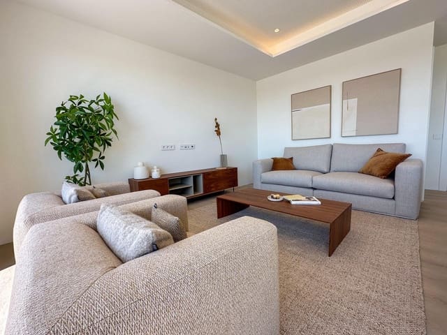 Ático de 2 habitaciones en Las Colinas Golf, Orihuela en venta con piscina - 939.000 € (Ref: 7339345)