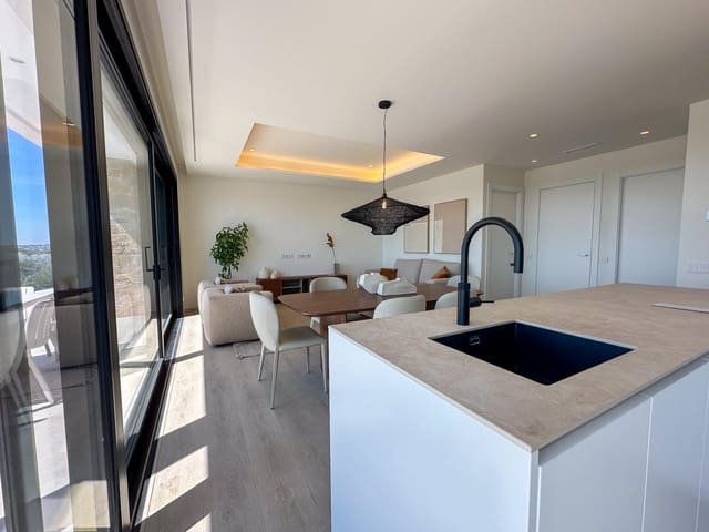 Ático de 2 habitaciones en Las Colinas Golf, Orihuela en venta con piscina - 939.000 € (Ref: 7339345)