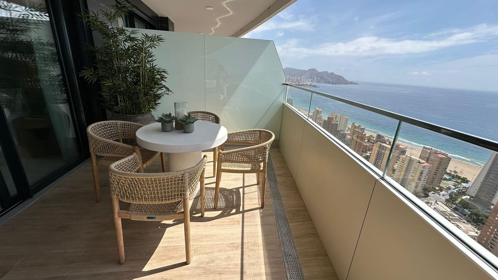 2 bedroom Apartment for sale in Benidorm with pool garage - € 800,000 (Ref: 7466219)