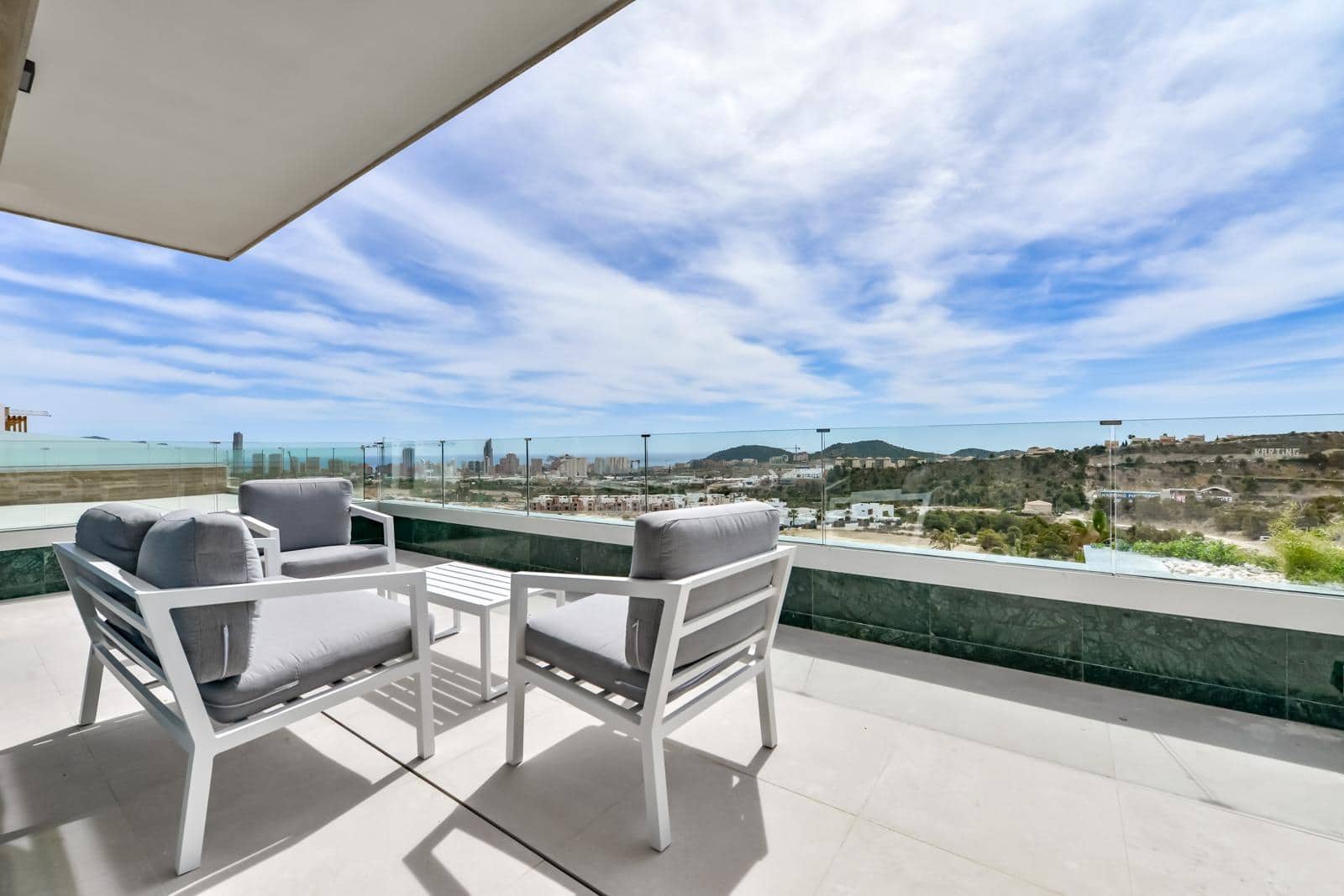 2 bedroom Penthouse for sale in Finestrat with pool garage - € 580,000 (Ref: 7973287)