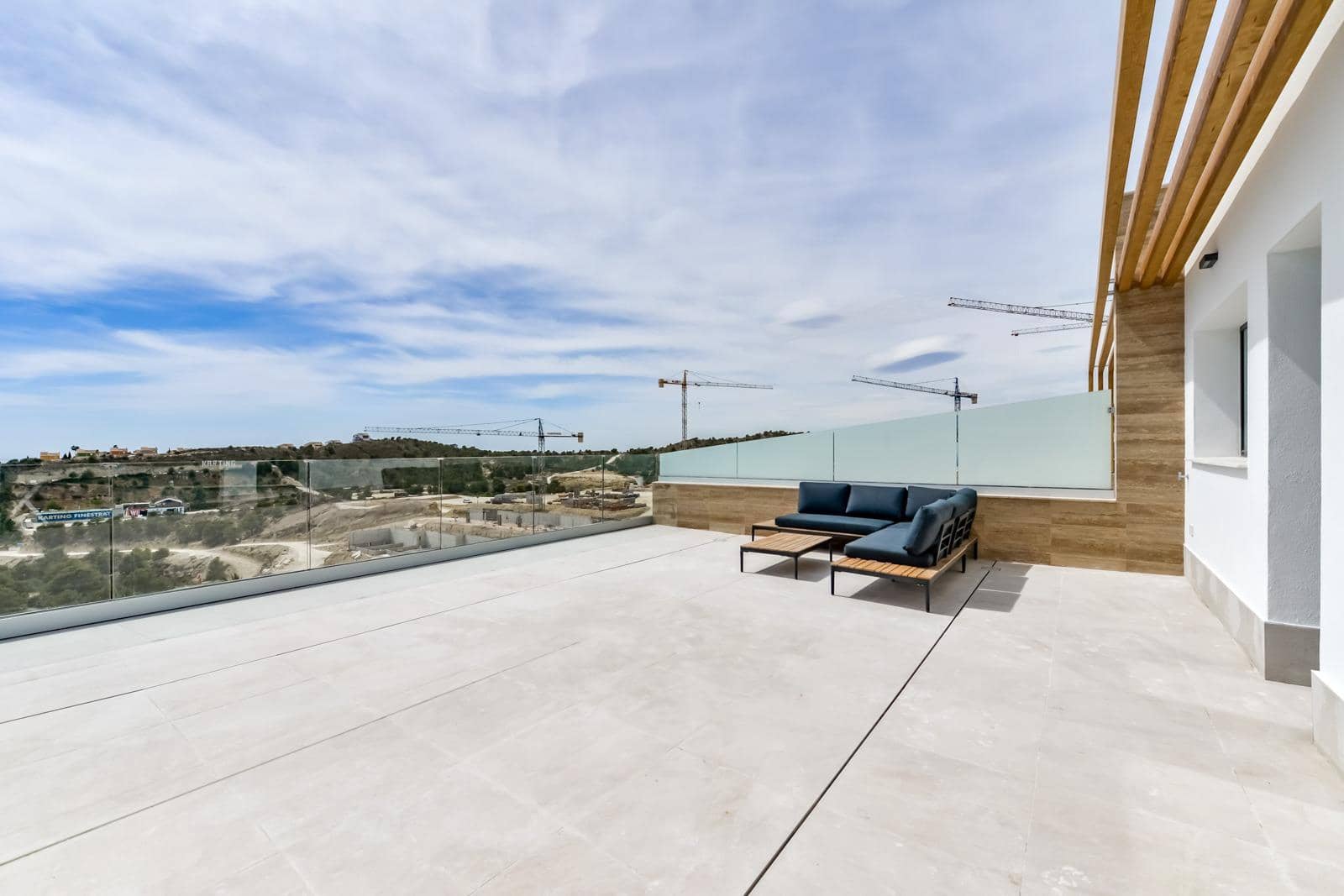 2 bedroom Penthouse for sale in Finestrat with pool garage - € 580,000 (Ref: 7973287)