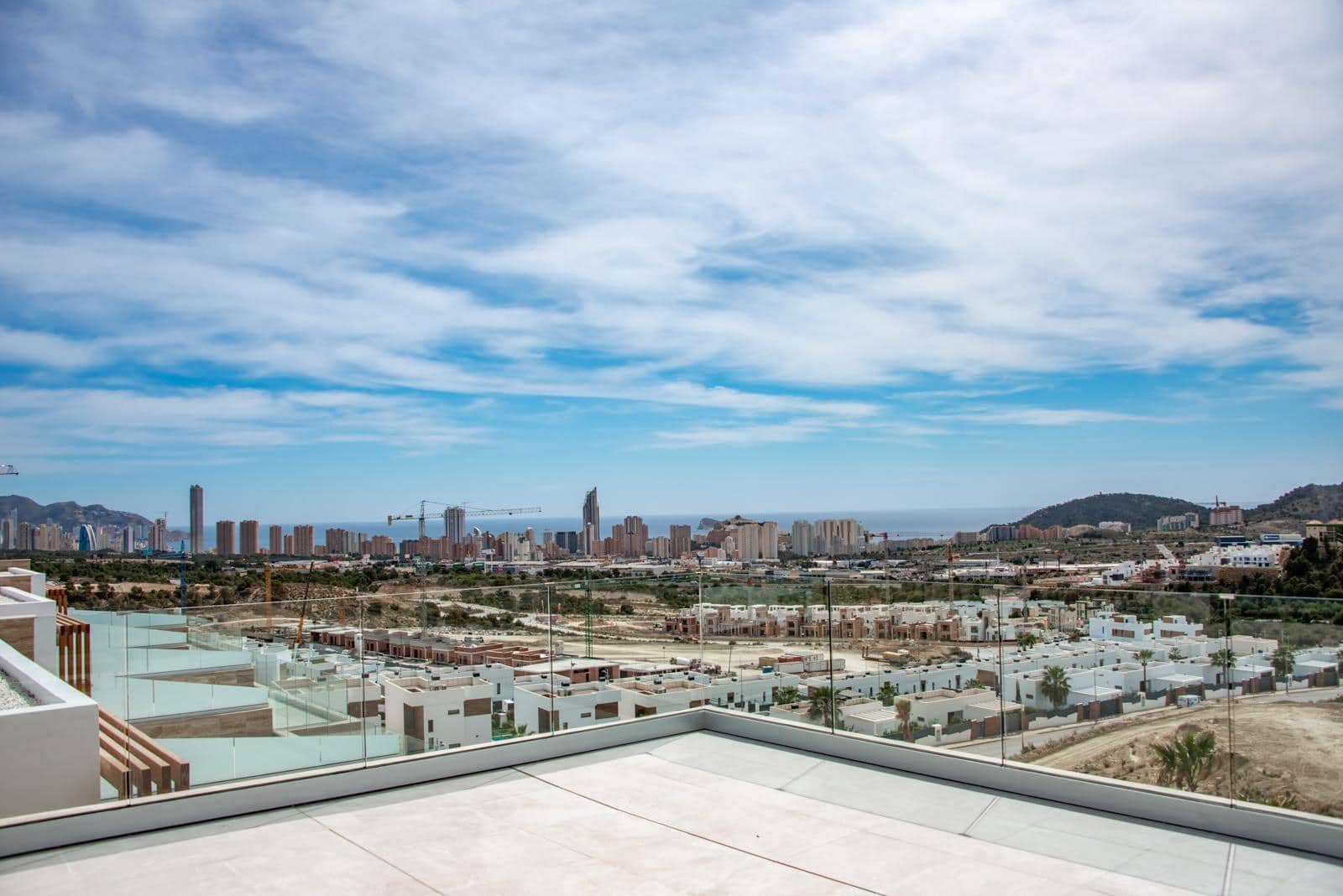 2 bedroom Penthouse for sale in Finestrat with pool garage - € 580,000 (Ref: 7973287)