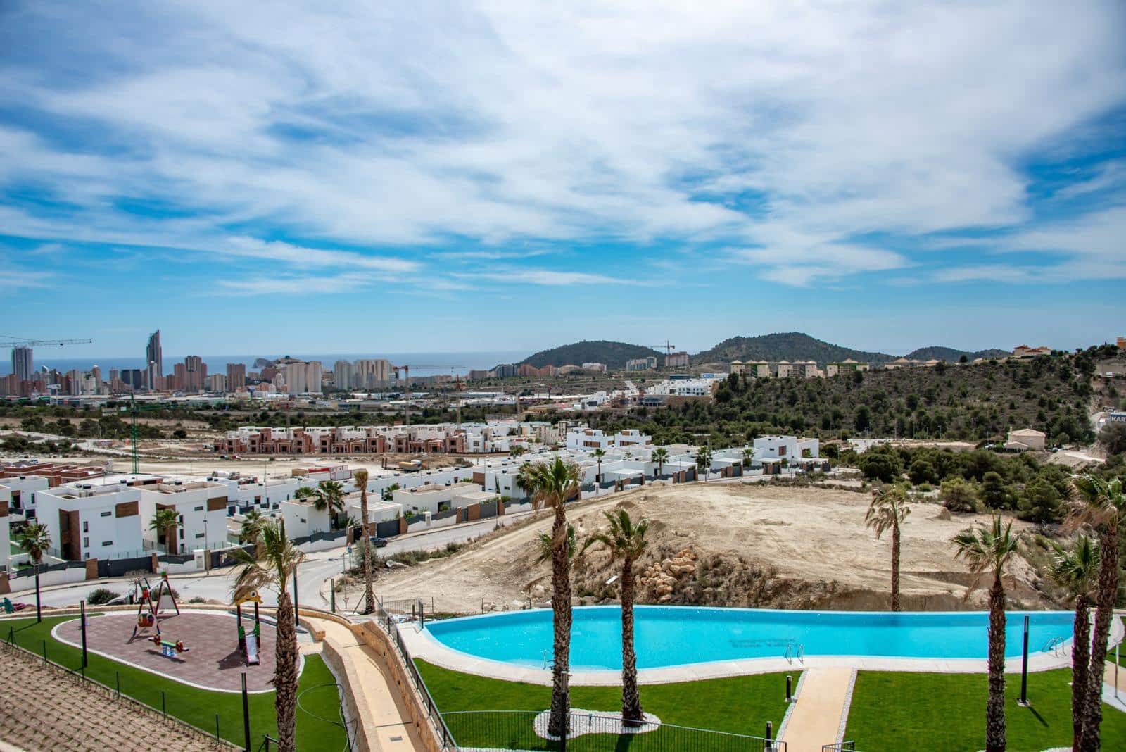 2 bedroom Penthouse for sale in Finestrat with pool garage - € 580,000 (Ref: 7973287)
