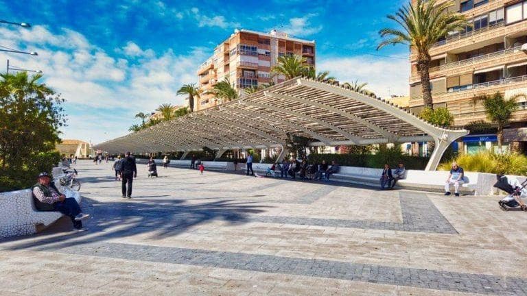 2 soveværelse Penthouse til salg i Torrevieja med swimmingpool garage - € 469.000 (Ref: 8048994)