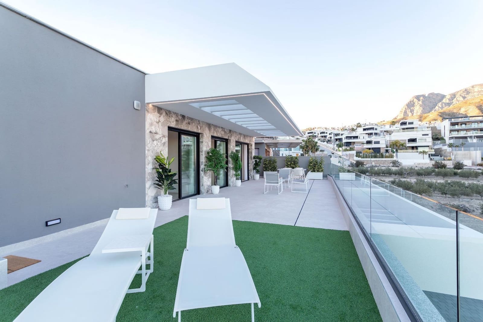 2 bedroom Apartment for sale in Finestrat with pool - € 345,000 (Ref: 8188230)