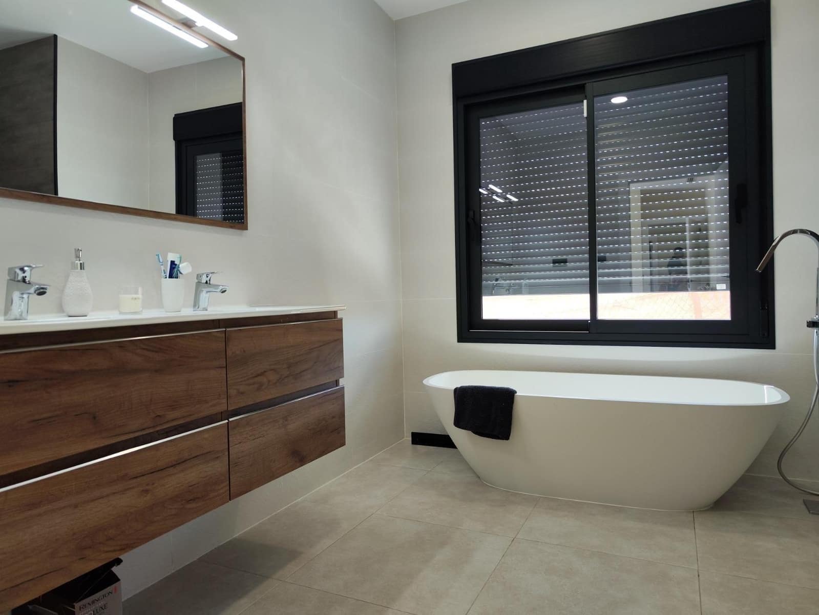 3 bedroom Villa for sale in Pinoso with pool - € 295,000 (Ref: 8463750)