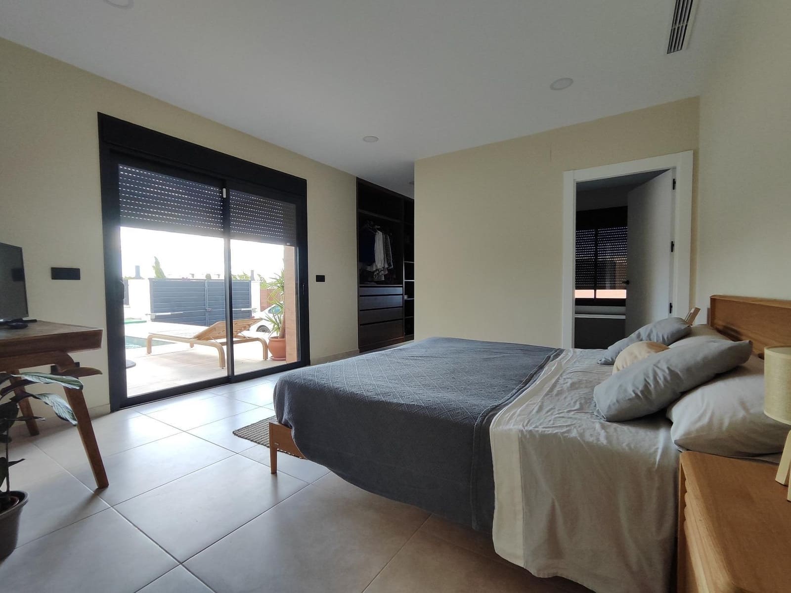 3 bedroom Villa for sale in Pinoso with pool - € 295,000 (Ref: 8463750)